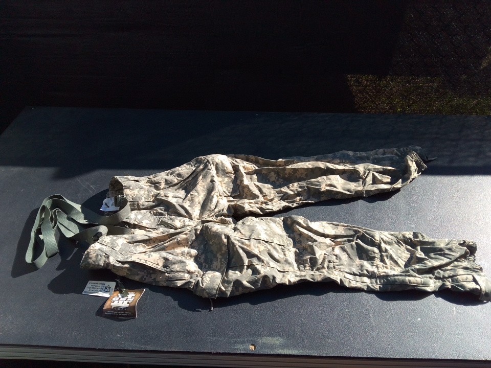 US MILITARY ISSUED ARMY ACU COLD WEATHER TROUSERS W SUSPENDERS. SIZE: SMALL -REG
