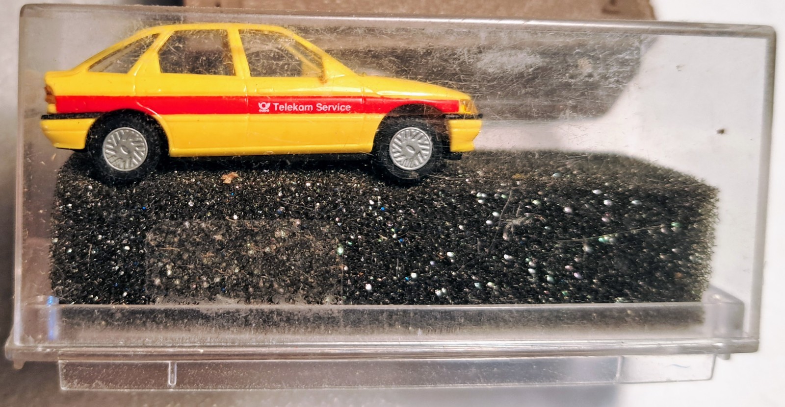 HO - Praline 5702 Ford Escort Telekom Car Vehicle - NIP