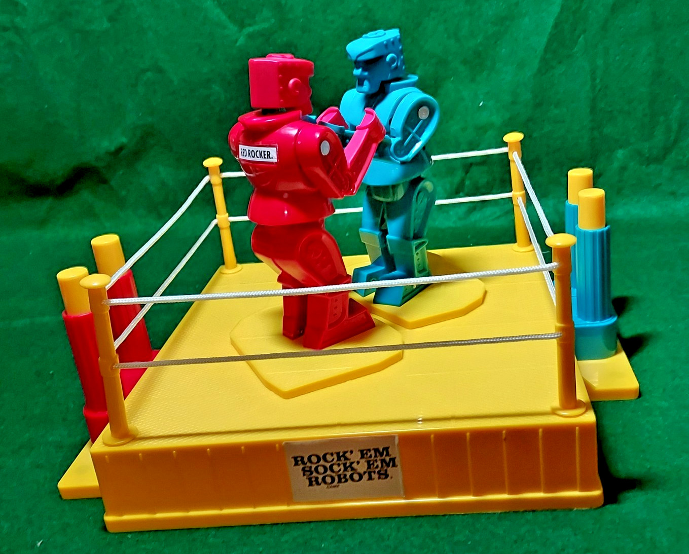 Mattel Rockem Sockem Robots 2001 COMPLETE
