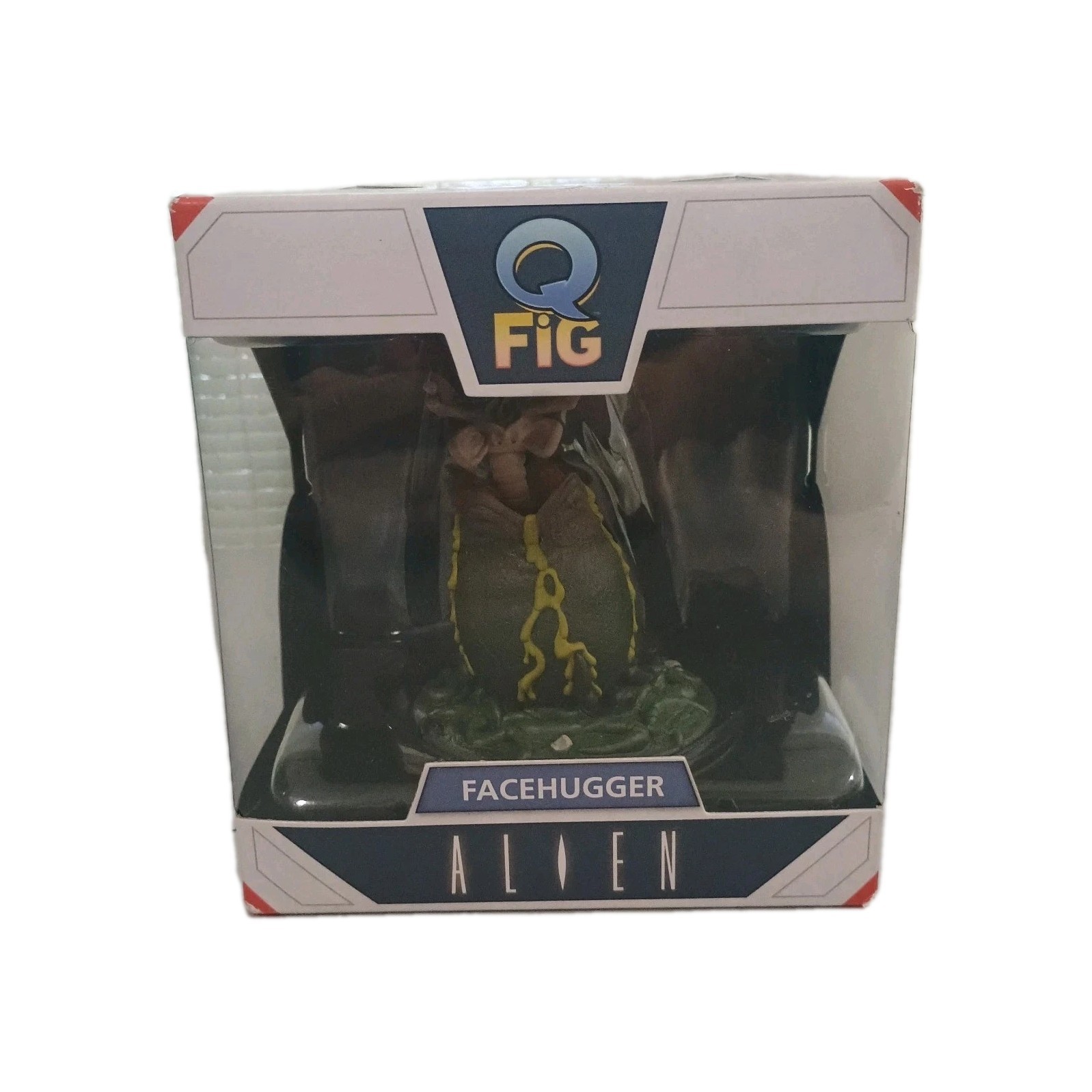 Q-Fig Quantum Mechanics ALIEN Facehugger "Free Hugs" NEW **BOX HAS CORNER WEAR**