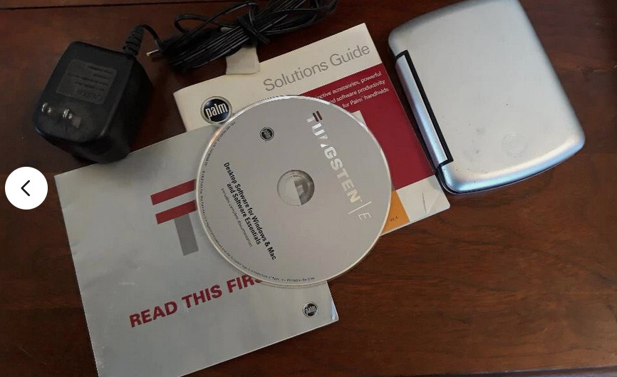 Palm Pilot Digital Organizer-Stylus, qwerty keyboard, CD& docs