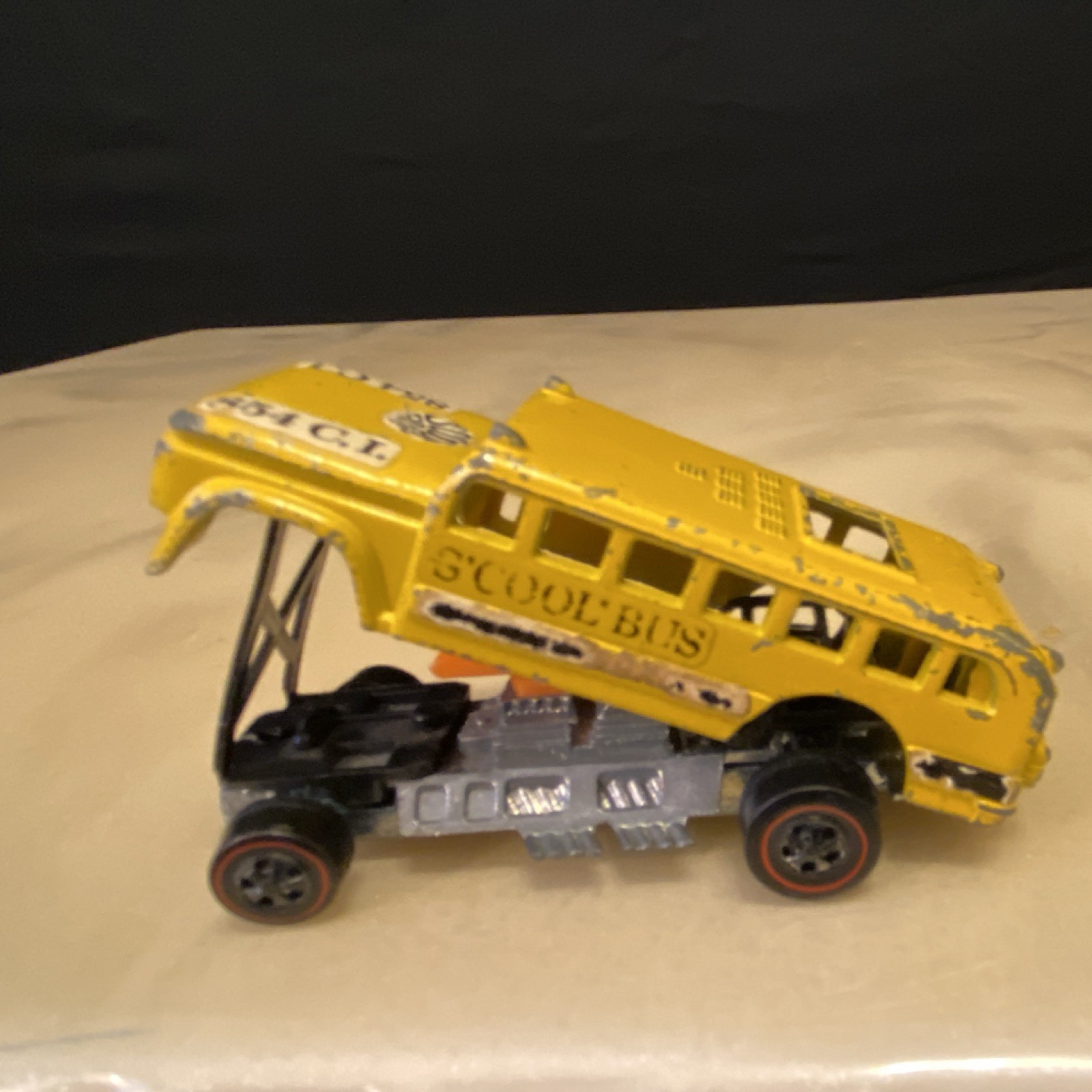 Hot Wheels Redlines S'COOL BUS Yellow School Bus Redline Wheels 1:64 Diecast