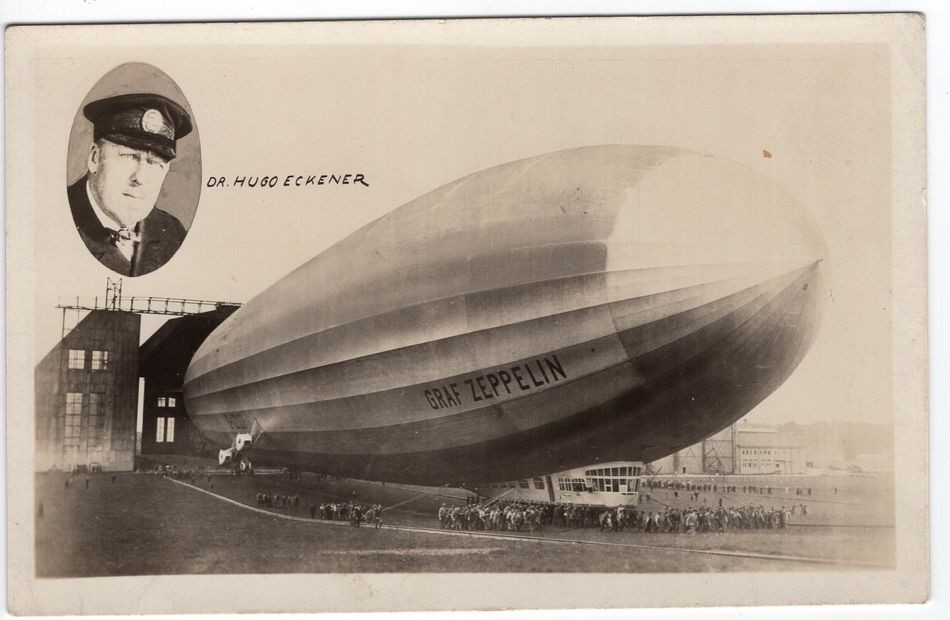 Zeppelin/Airmail Ak Photo Count Zeppelin From The Hangar And Eckener (FA0687