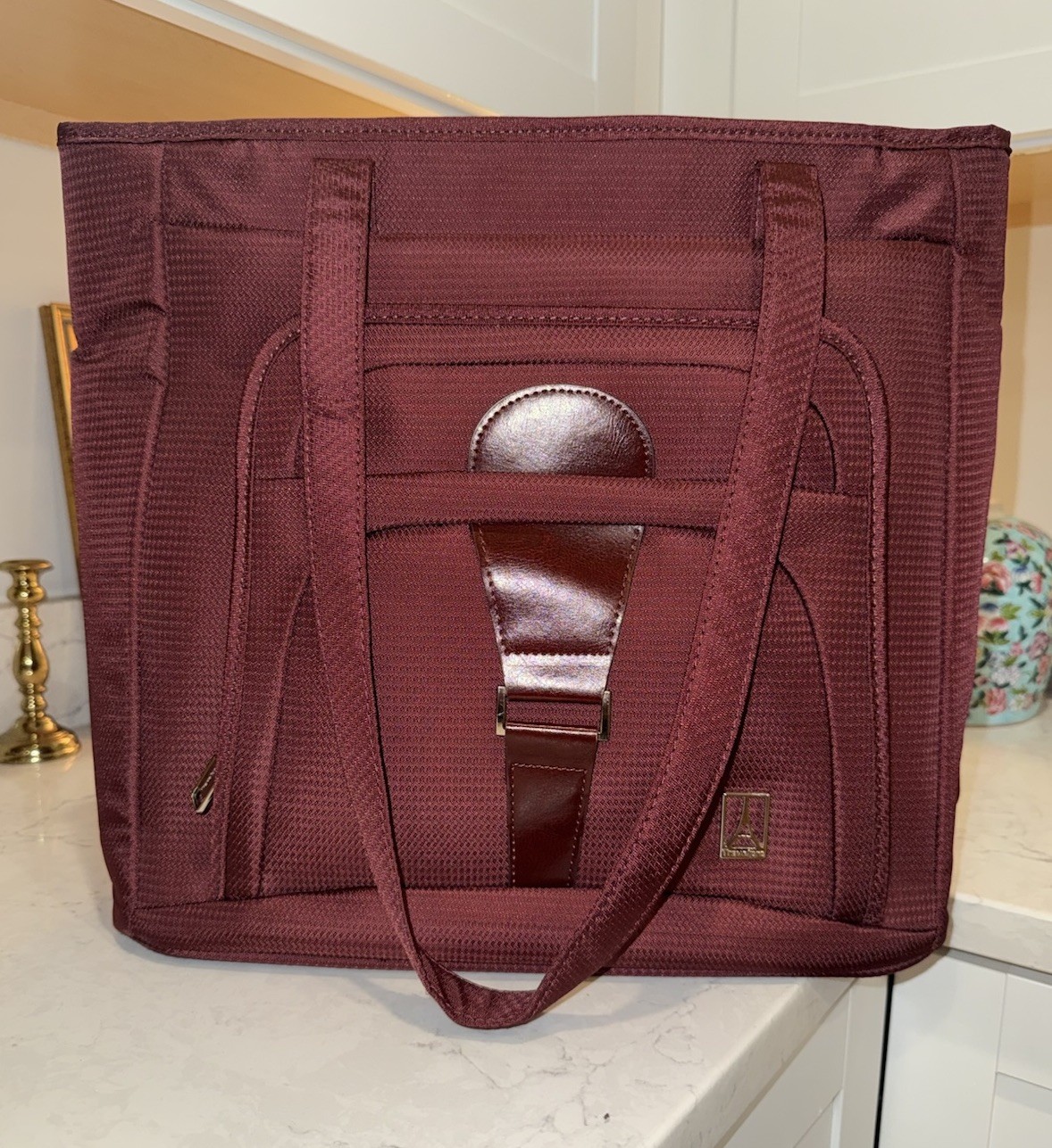 NWOT Travelpro Flight Crew City Tote Luggage Bag Carry-on Shoulder 16"x 14"