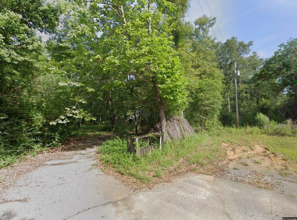 5 Wooded Acres Real Estate Private Land For Sale N Gulfport, MS includes trailer