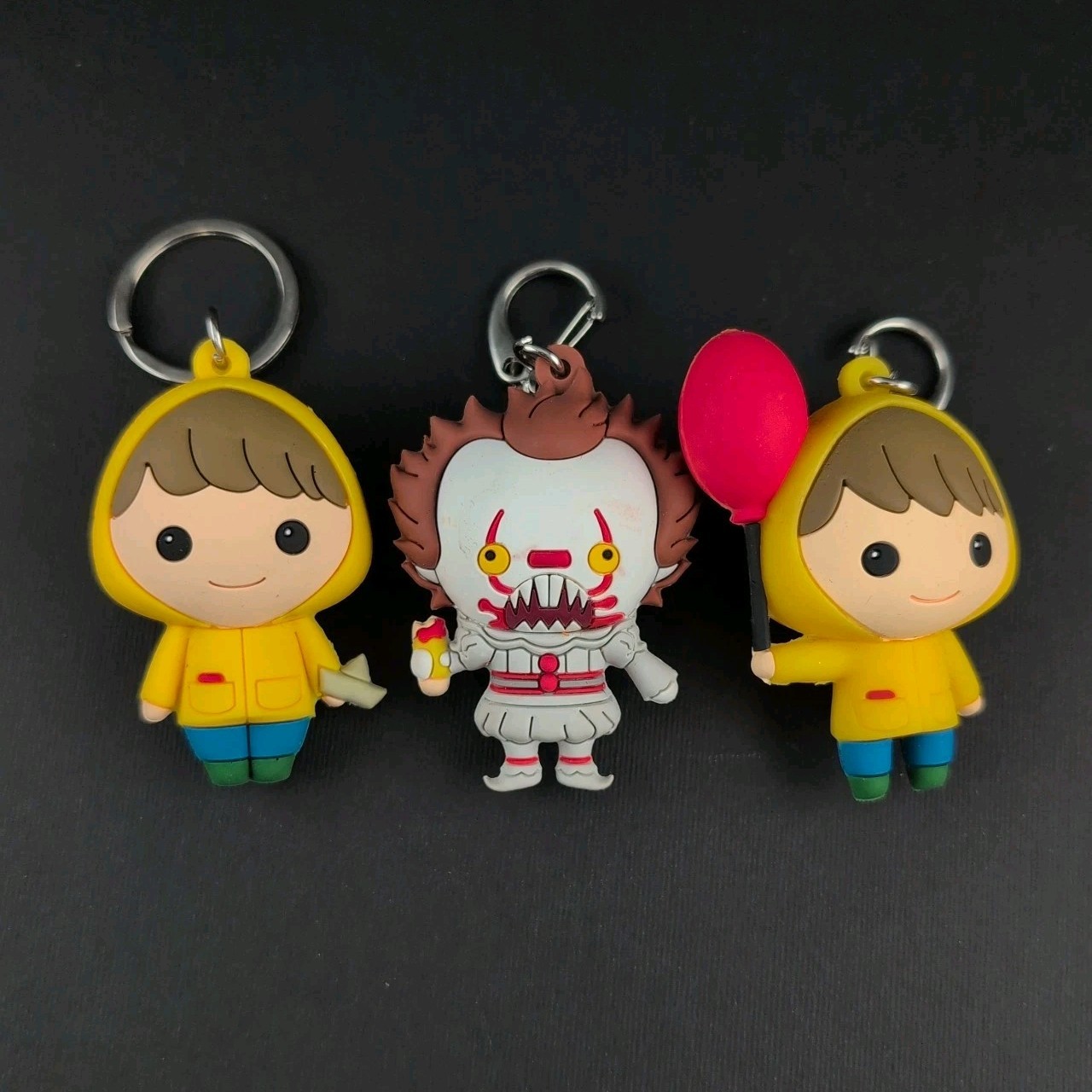 IT The Clown Keychain PENNYWISE + George w/ RED BALLOON Stephen King Kid Keyring