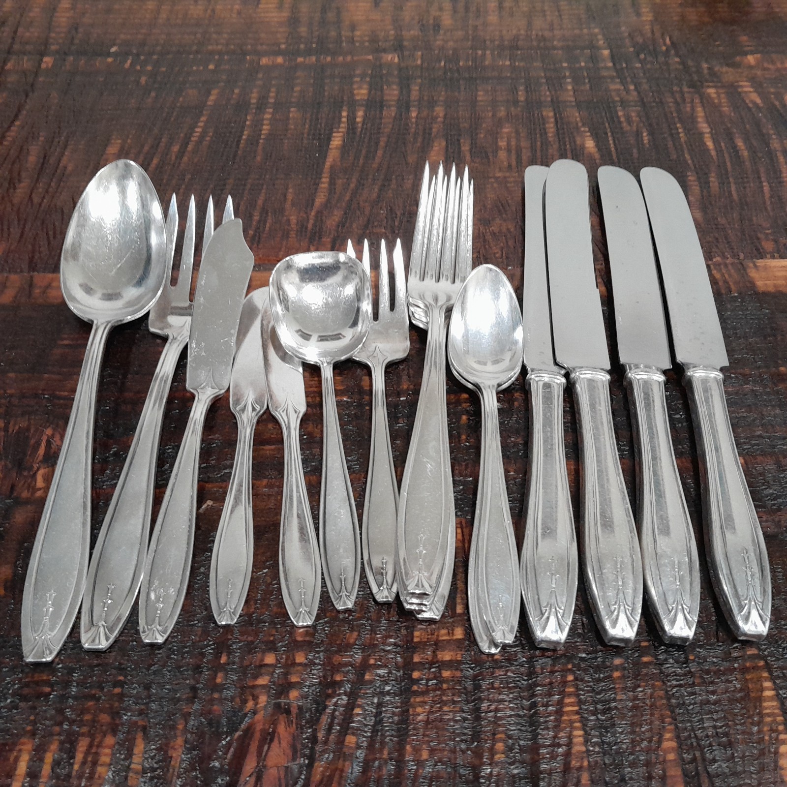 1835 R-Wallace Hostess Flatware Serveware 17 Piece Set