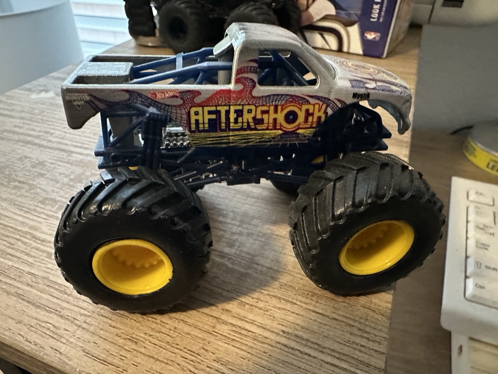 Hot Wheels Monster Jam 1:64 Monster Truck - Black/Gray (21572)