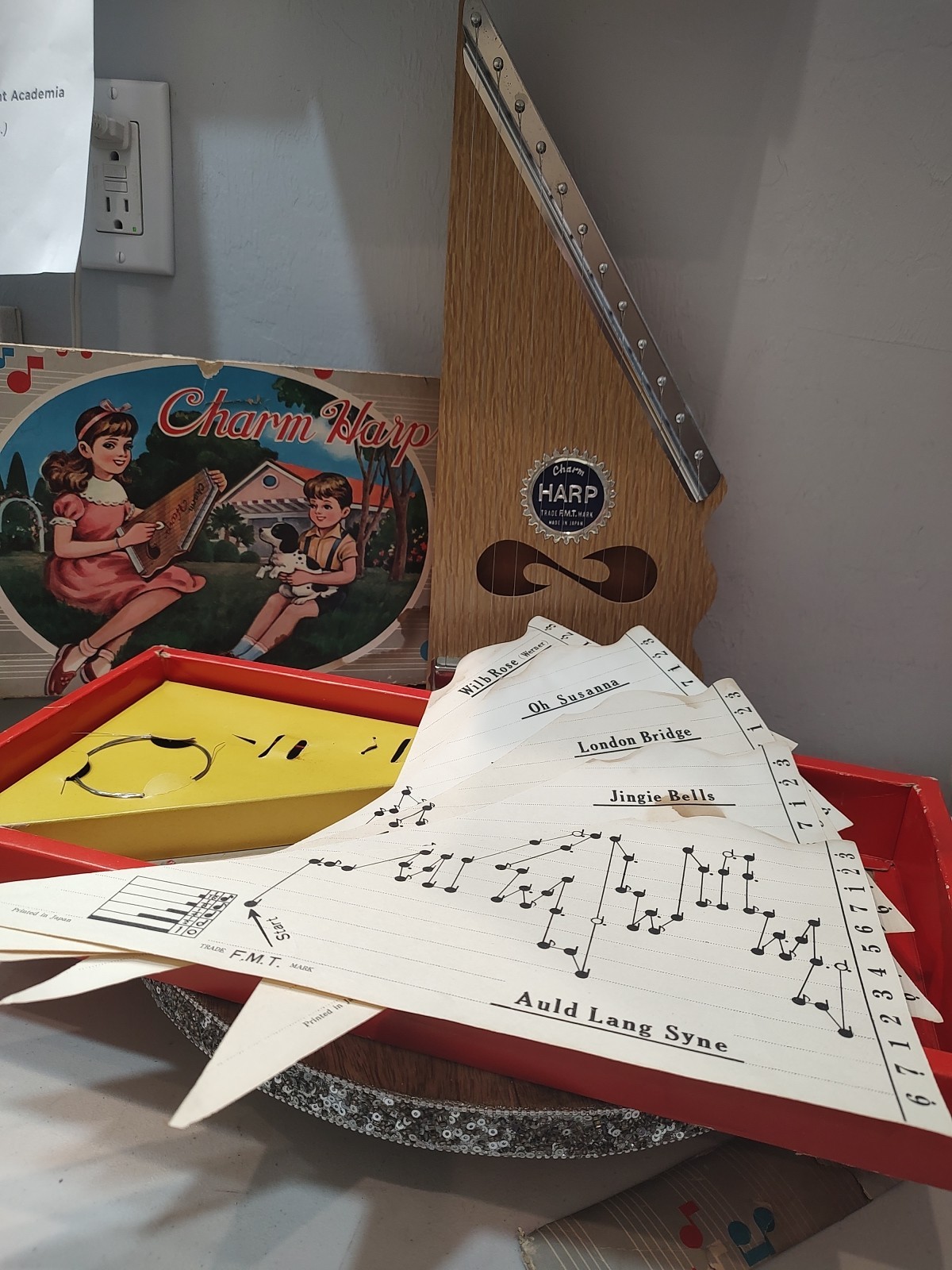 Vtg 1950s Charm Harp Made in Japan F.M.T. Toy Child’s Lap Harp Original Box