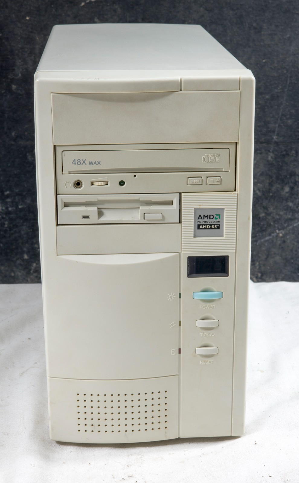 Vintage Generic Tower Computer Case tested to power on 0010