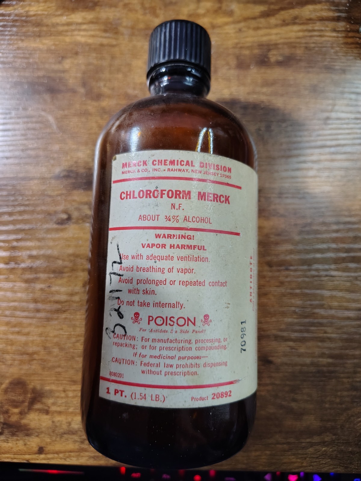 MERCK CHEMICAL COMPOUNDING BOTTLE CHLOROFORM EMPTY 1.54 LB POISON 7 1/2" X 3"