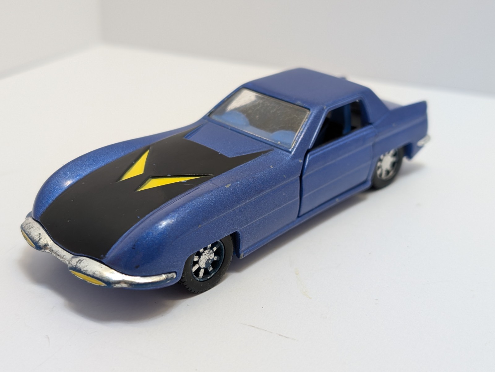 Corgi Batman 1970's DC Comics BLUE BATMOBILE 1:43 Scale Diecast  - Opening Doors