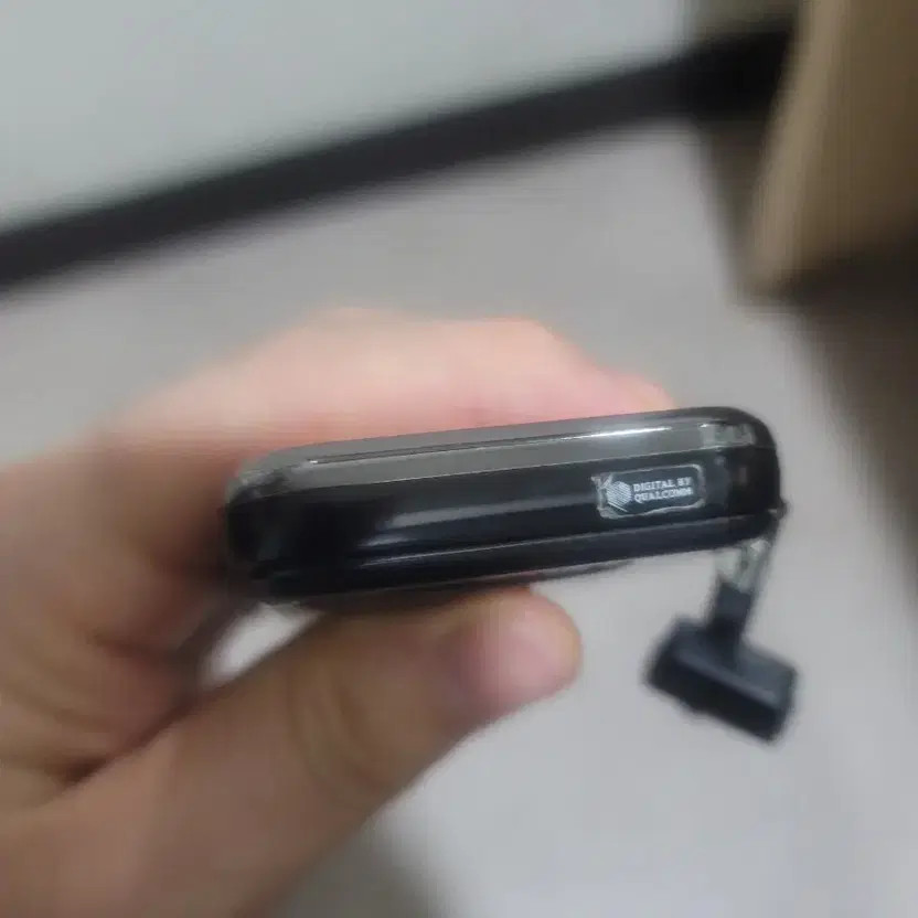 Samsung Old Model Phone - Clean Condition, Power & Touch Functional