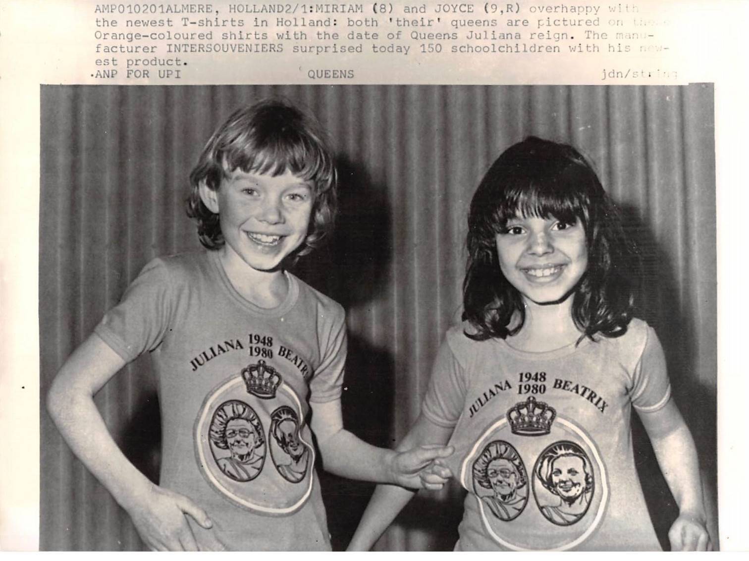 Press Photo AM21030 Approximately 24X18 CM Holland Miriam And Joyce Queens Julia