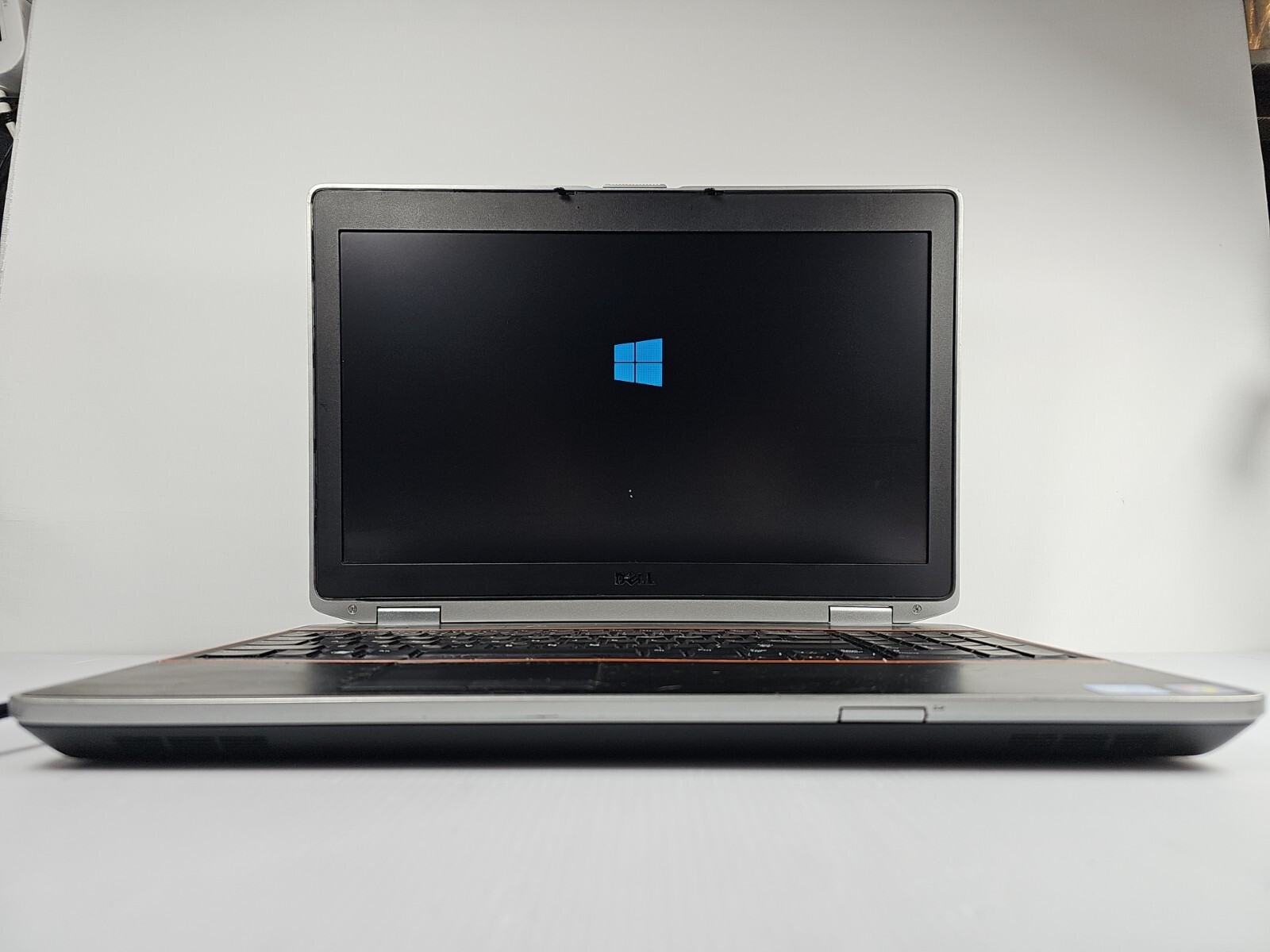 DELL Latitude E6520 Laptop Computer Intel i5-2520M @2.5GHz 4GB RAM 320GB WIN 10