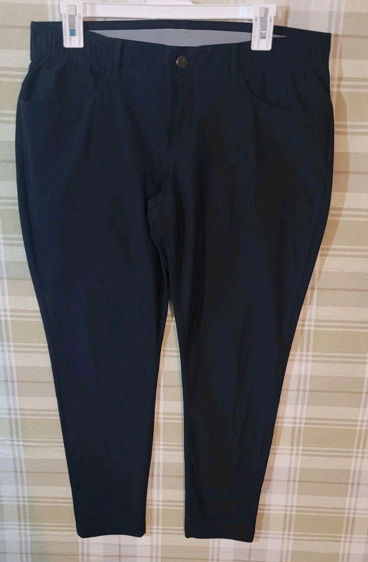 NWOT * WOMENS SZ 14 *UNDER ARMOUR* NAVY FITTED PERFORMANCE GOLF/ SPORT PANTS
