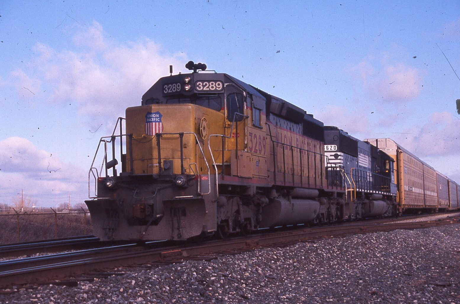 Duplicate Train Slide Union Pacific  #3289 01/21/2006 Moraine Ohio