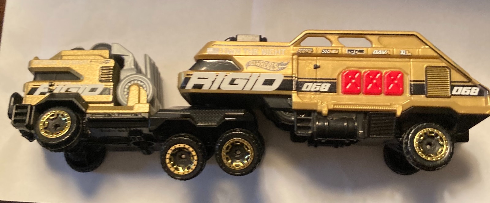 Hot Wheels , Super Rigs , Baja Battalion Rigid Own the Night Gold out of package