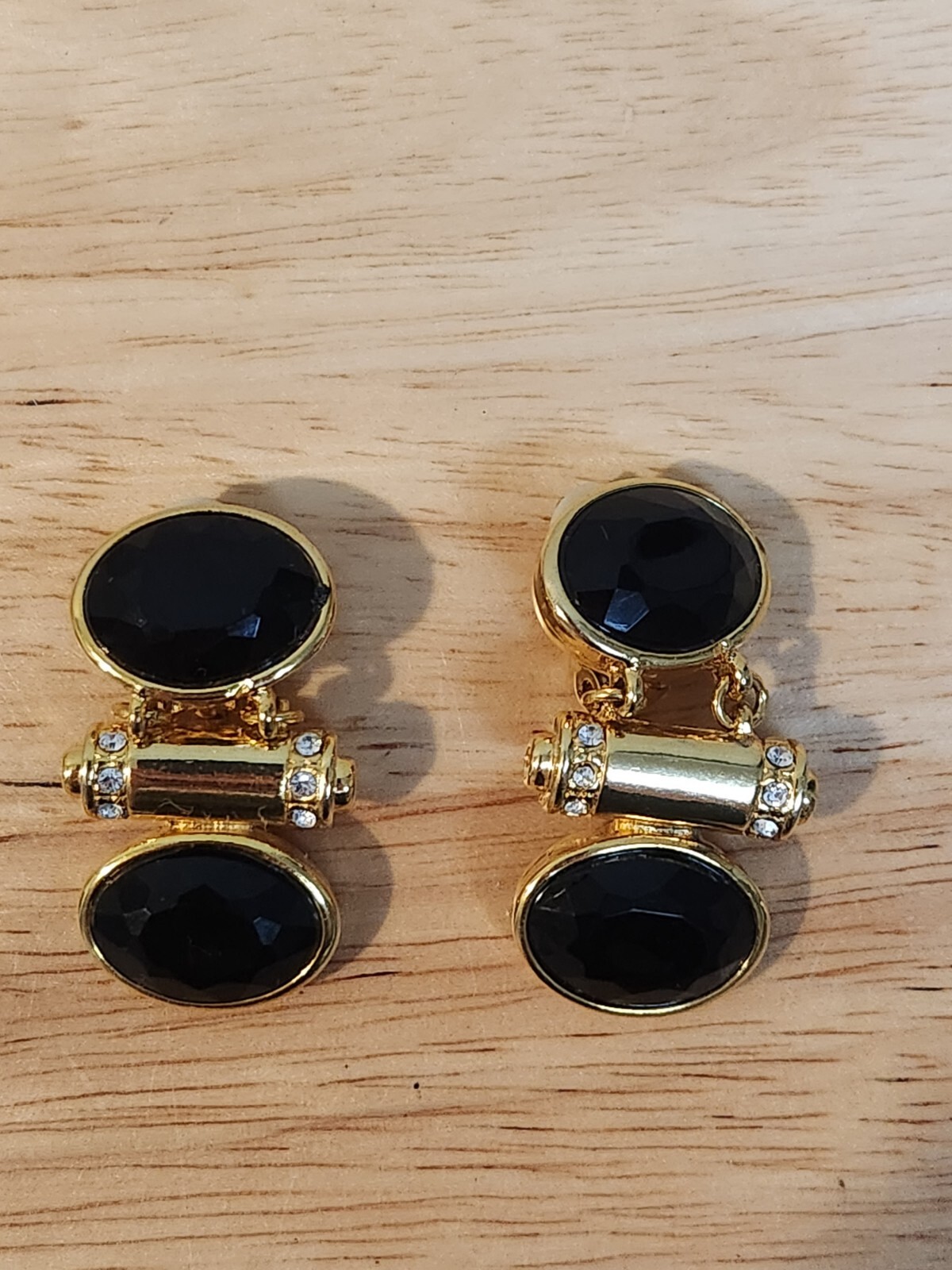 Vintage Black Oval Stone And Gold Tone Dangle Drop Clip On Earrings