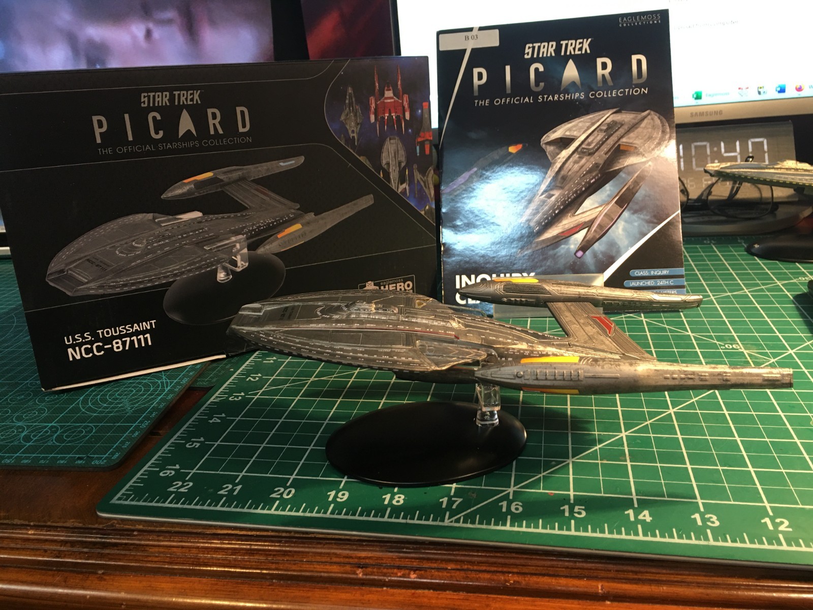 Eaglemoss Star Trek Picard #B03 "USS Toussant" with box and magazine