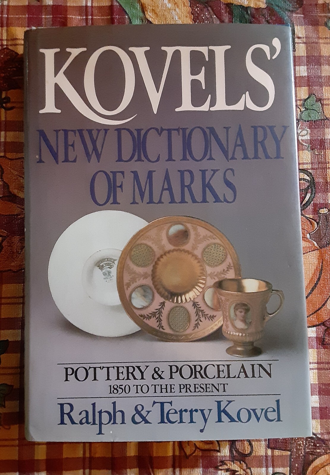 Kovels New Dictionary of Marks  Pottery Porcelain Free Shipping