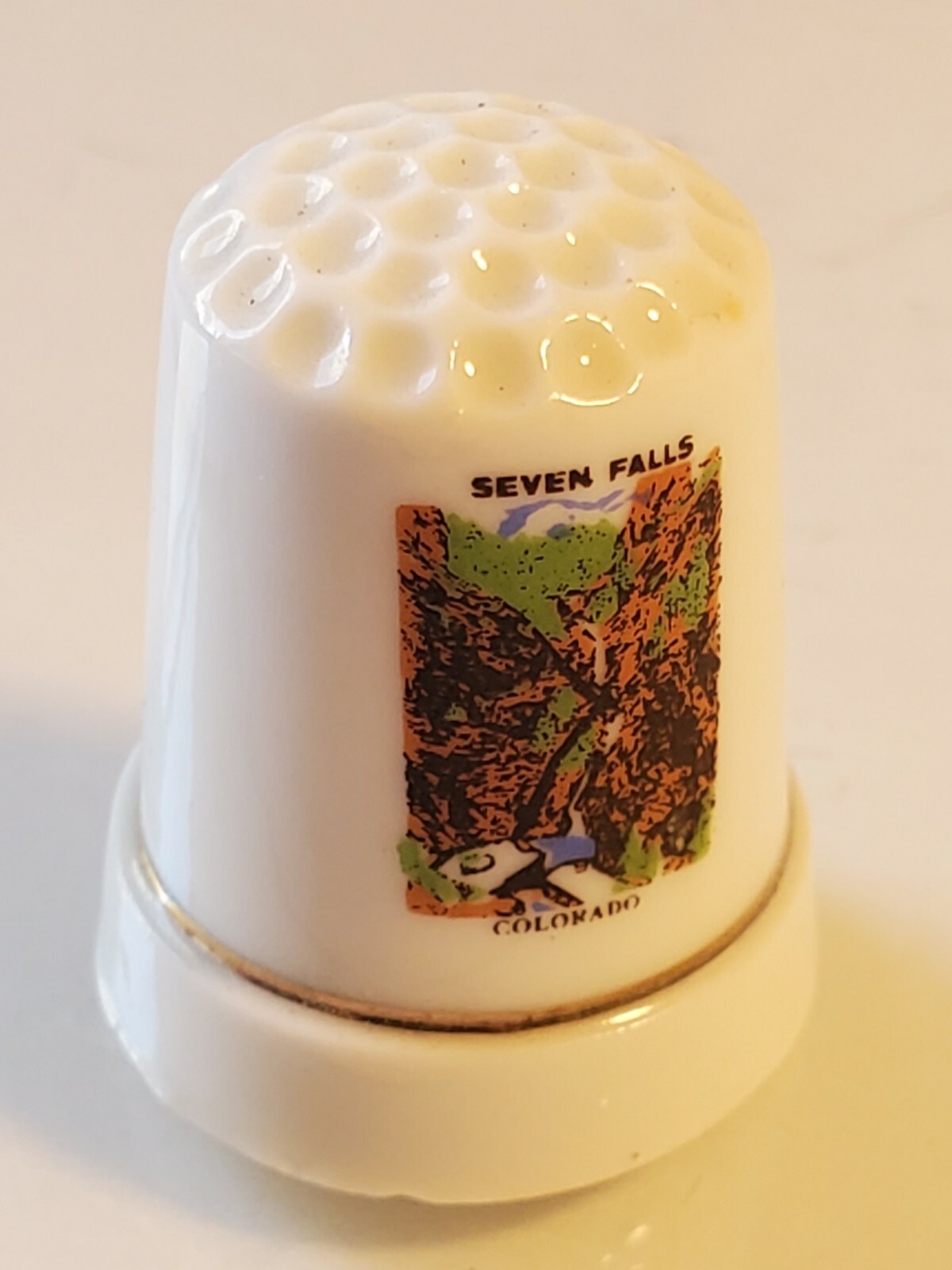 Vintage Seven Falls Thimble Porcelain gold gilding excellent condition box7