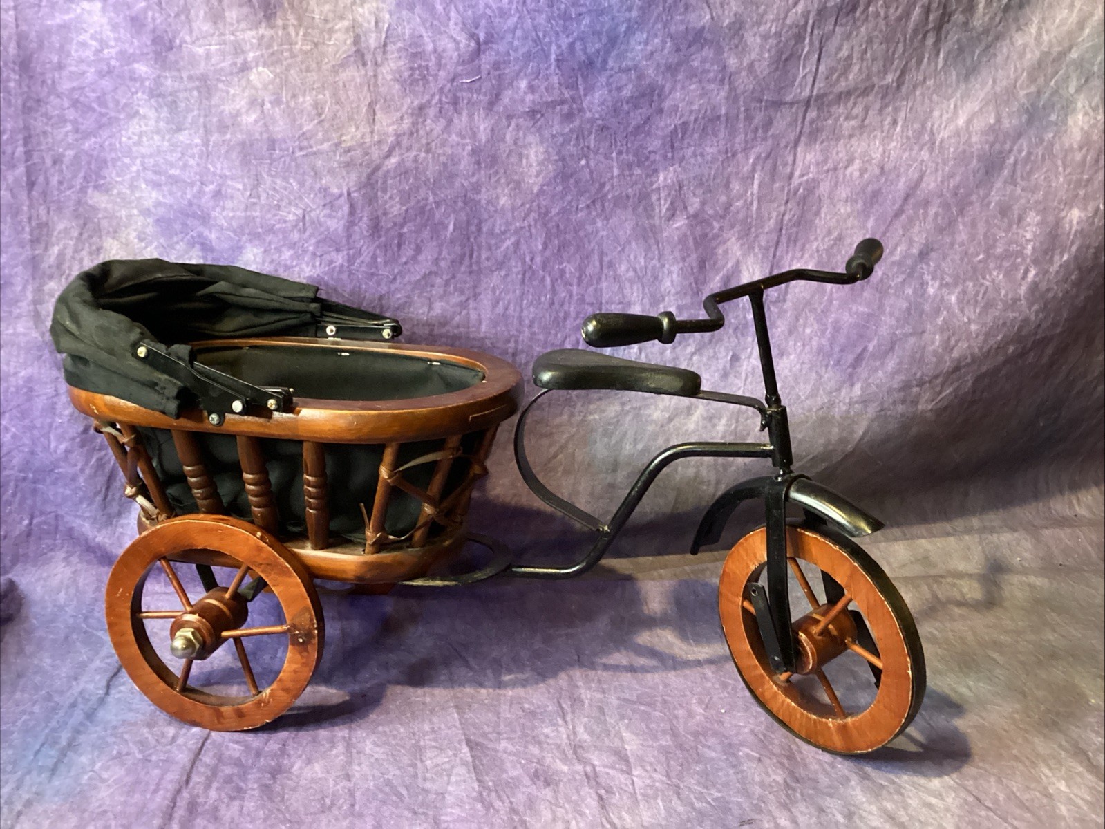 Vintage Tricycle Carriage Wood Metal - Carriage Bonnet Moves