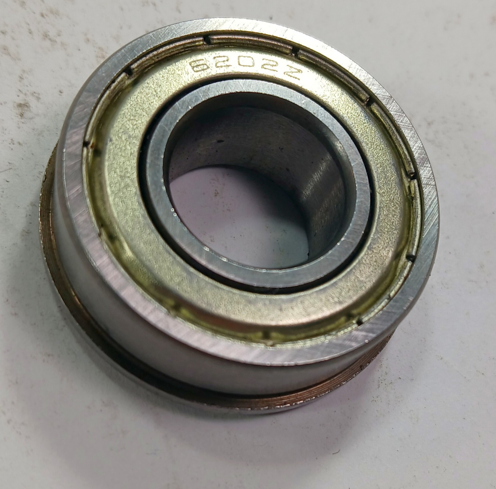 1 NEW UNBRANDED 6202Z F6202Z 16x37x13mm FLANGED BALL BEARING NNB **MAKE OFFER**