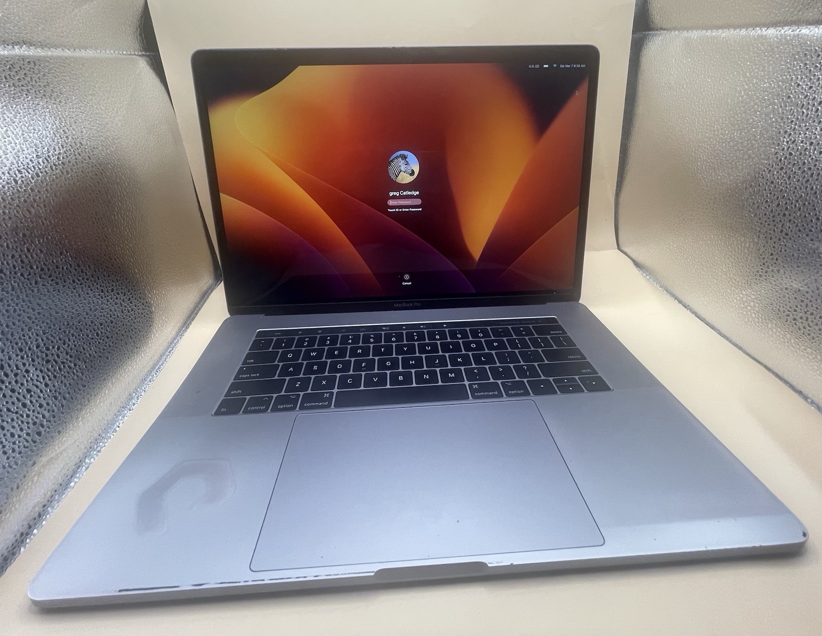 Apple MacBook Pro 15 in 2017 Space Gray/Intel Core i7 2.90 GHz, 512 GB 16 GB...