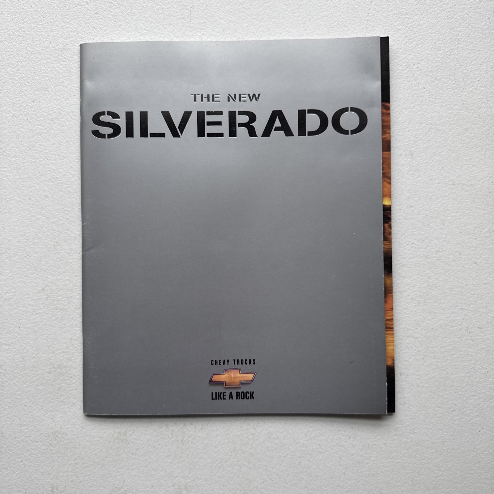 Chevrolet 1998 The New Silverado Dealer Sales Brochure