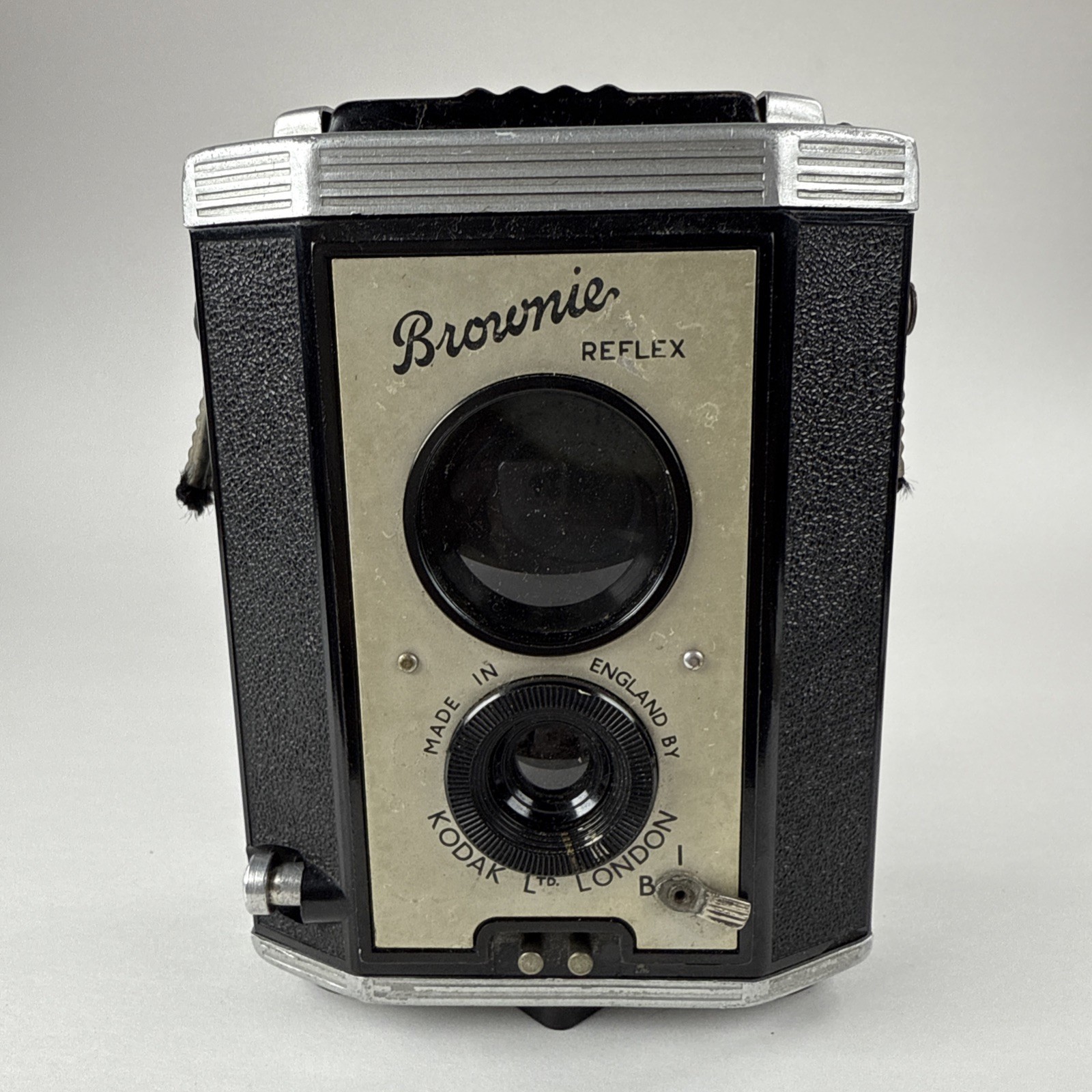 Kodak London Brownie Reflex Film Bakelite Box Camera *Untested*