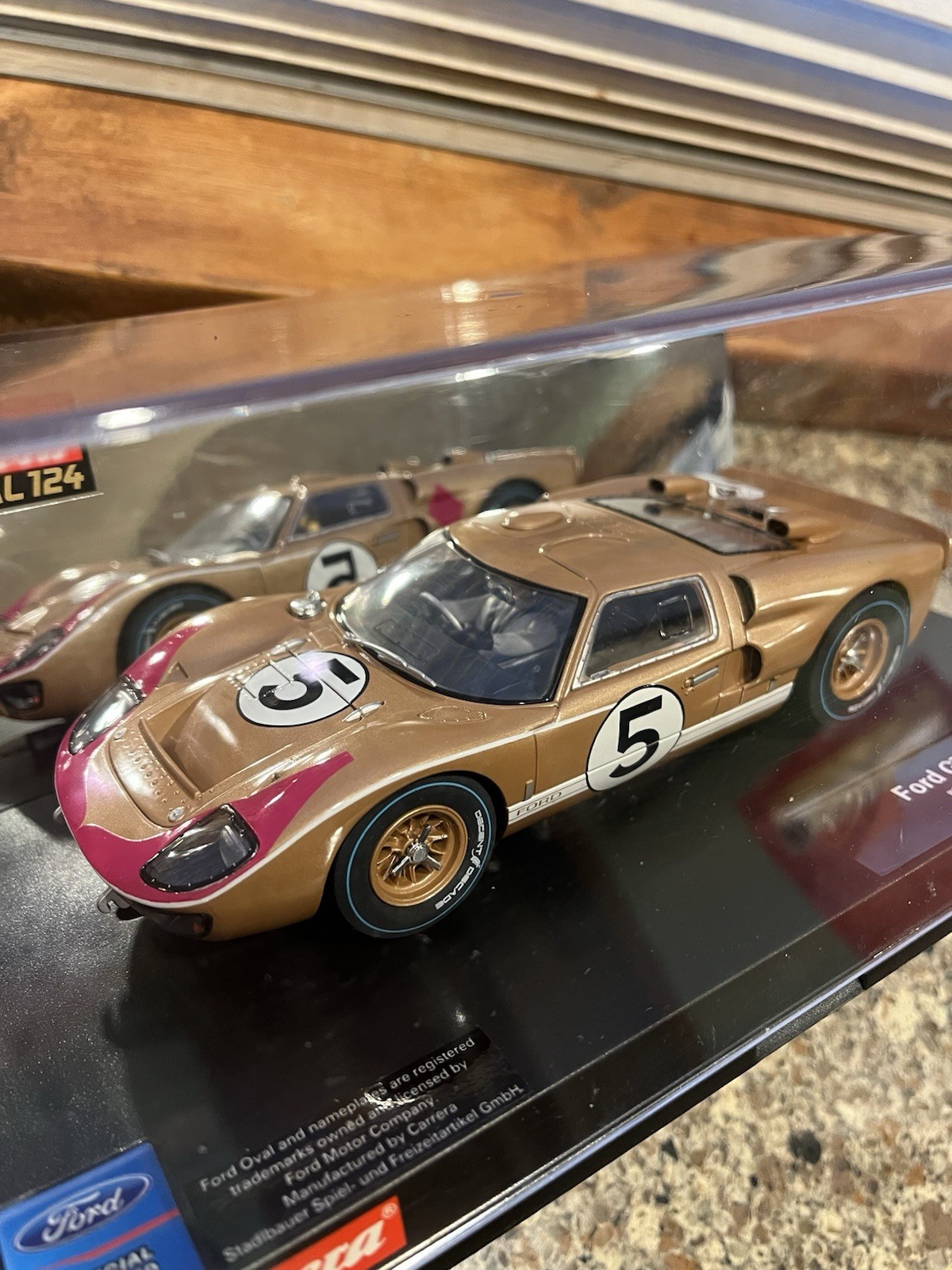 Carrera 124 Digital Slot Car Brand New Ford GT40 MkII No.5 Very Rare !!!
