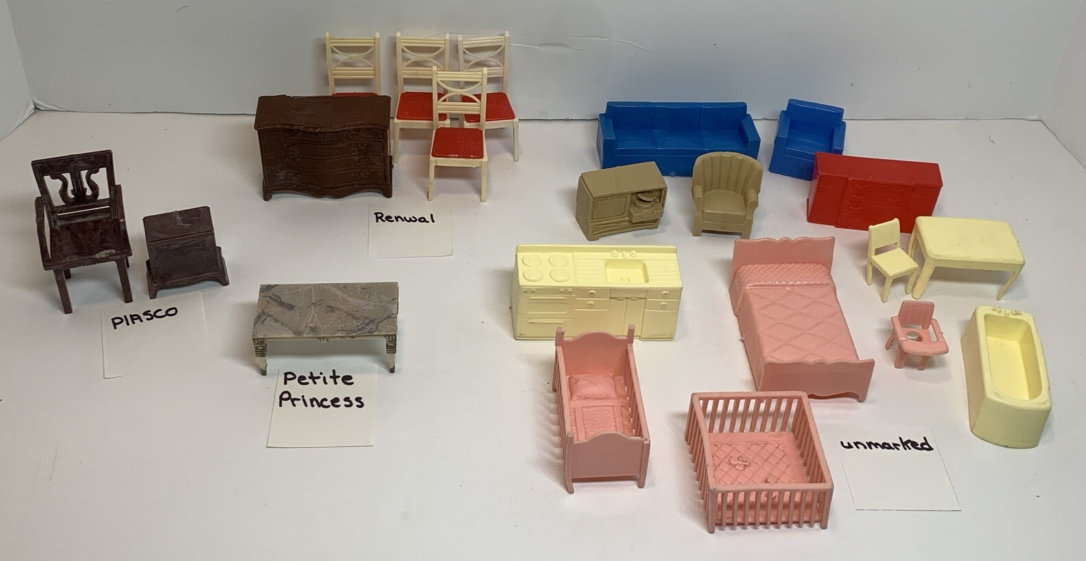 Vintage Plastic Dollhouse Furniture Lot Plasco Renwal Unmarked Petite Princess