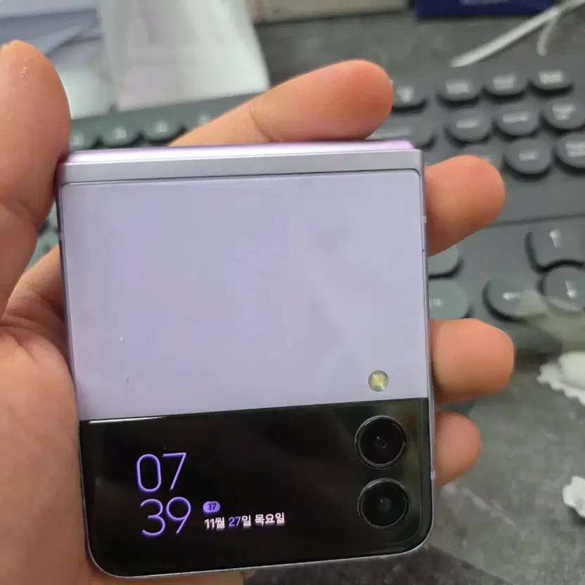 Samsung Galaxy Z Flip3 256GB Smartphone with Screen Protector - SKT