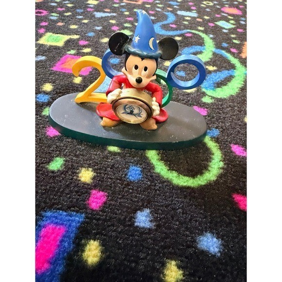 1999 2000 cast celebration Disney world clock