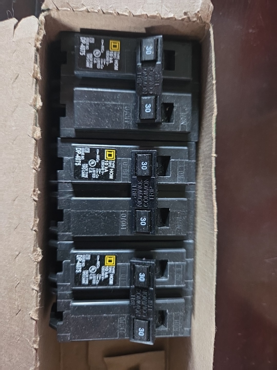 (Lot of 3) Square D HOM230 Circuit Breaker 2-Pole 30-Amp 120v/240v Plug-In New