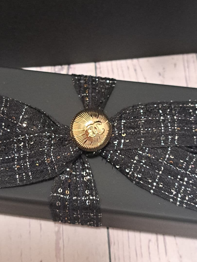 Chanel Holiday Wrapping Ribbon Charm
