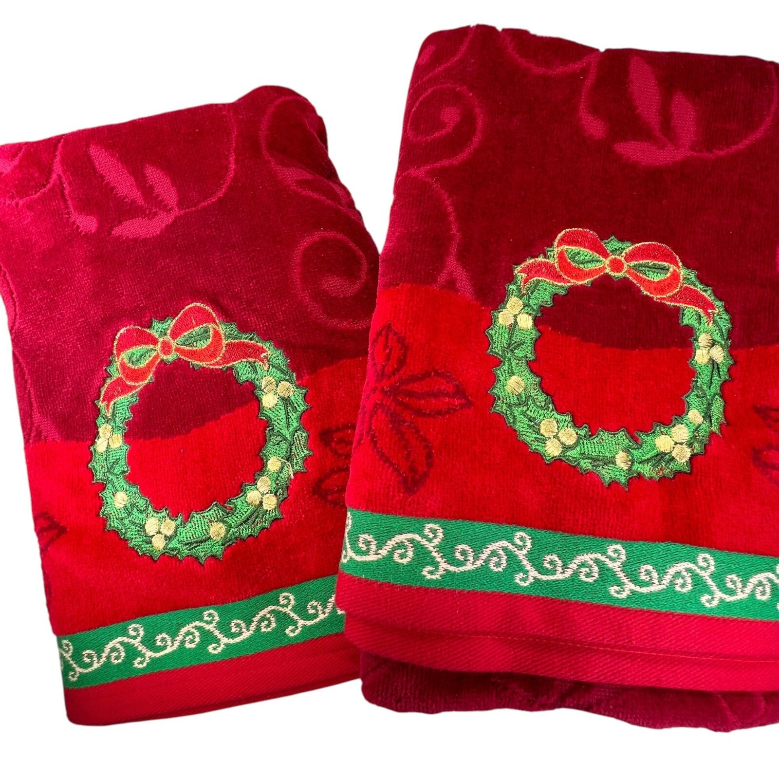 NOS Christmas Wreath Jacquard Bath Towels Set Of 2 Red Holiday Franco Mfg Turkey