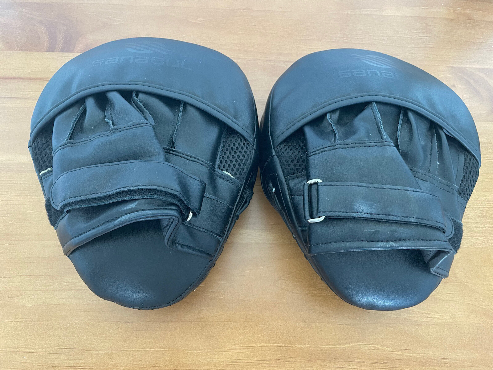 Sanabul Essential Curved Focus Mitts Boxing MMA Punch Pads Training
