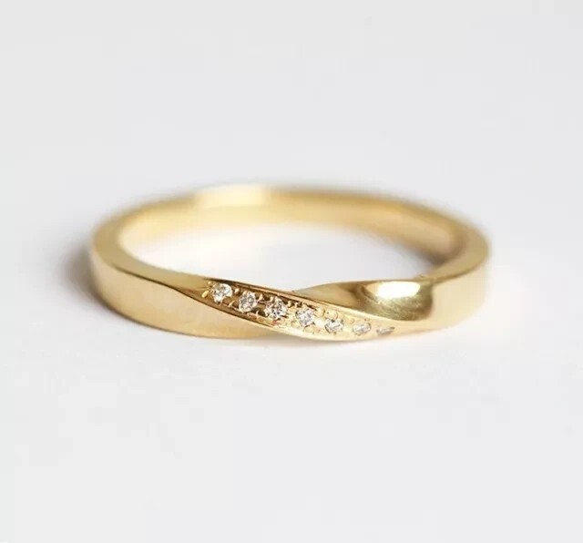 2Ct Round Cut Simulated Diamond Women Engagement Ring In 14k Yellow Gold Plated