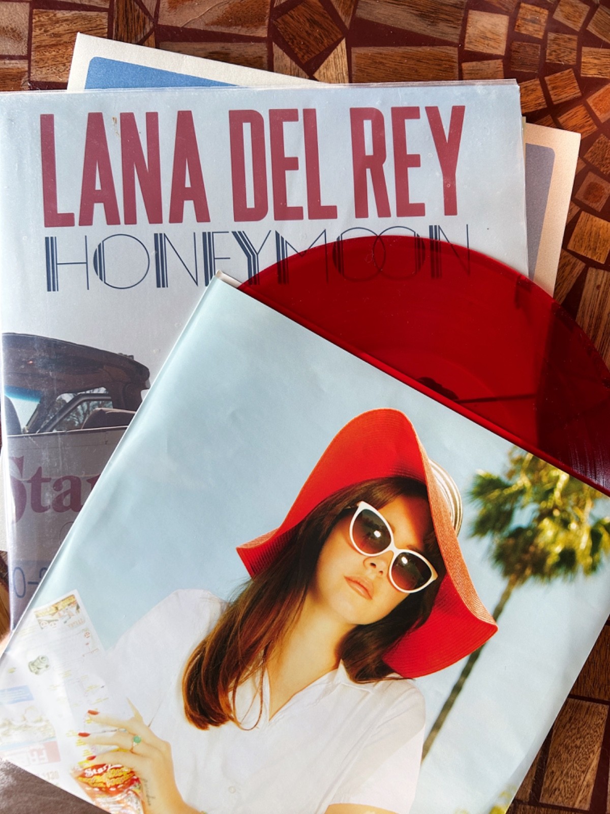 lana del rey honeymoon EXCLUSIVE RED vinyl