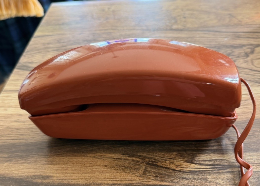 Vtg Burnt Orange Bell System Western Electric TRIMLINE Push Button 70's Phone 