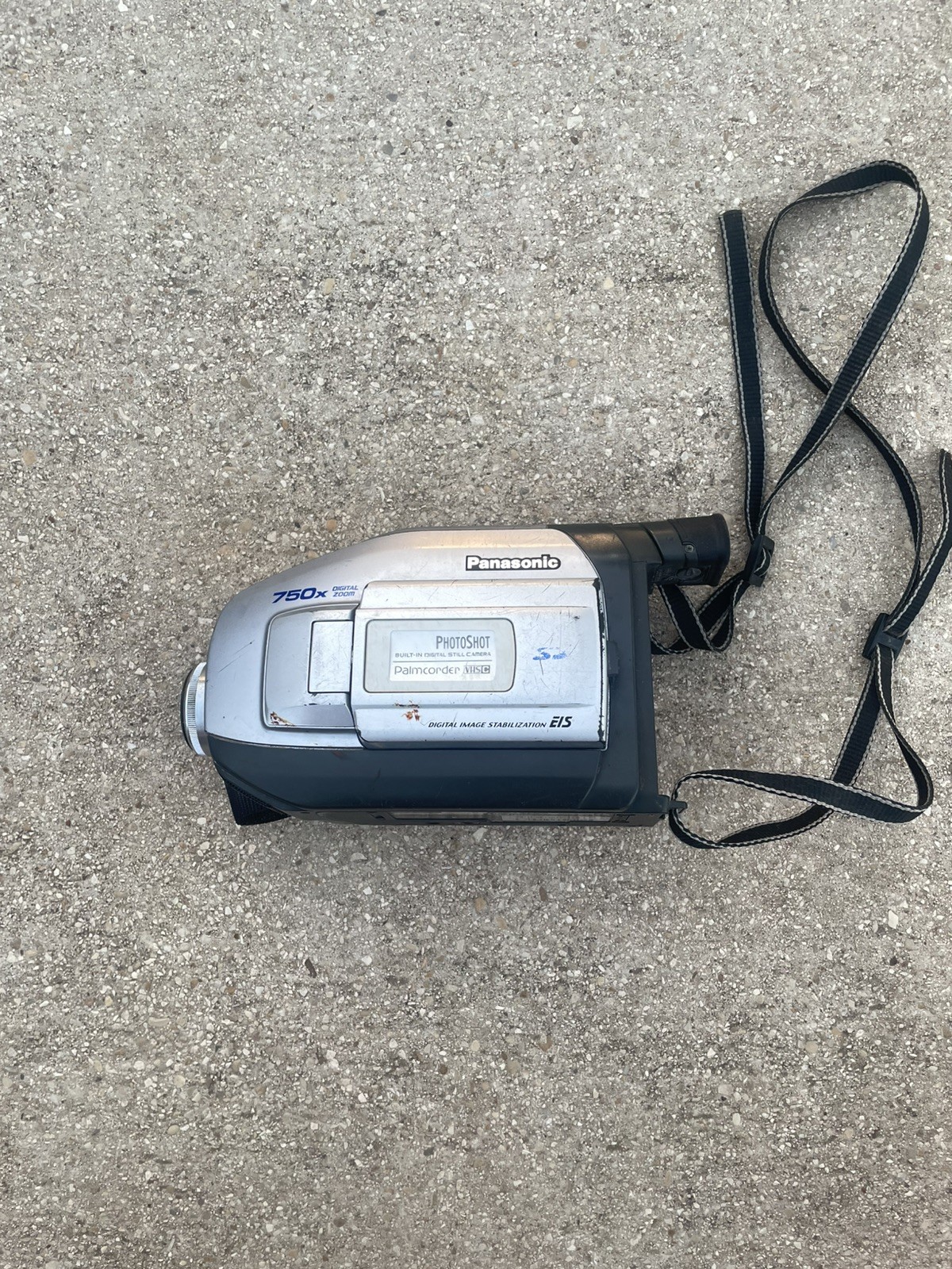 Panasonic Palmcorder PV-L453D VHS-C Camcorder 750x Digital Zoom