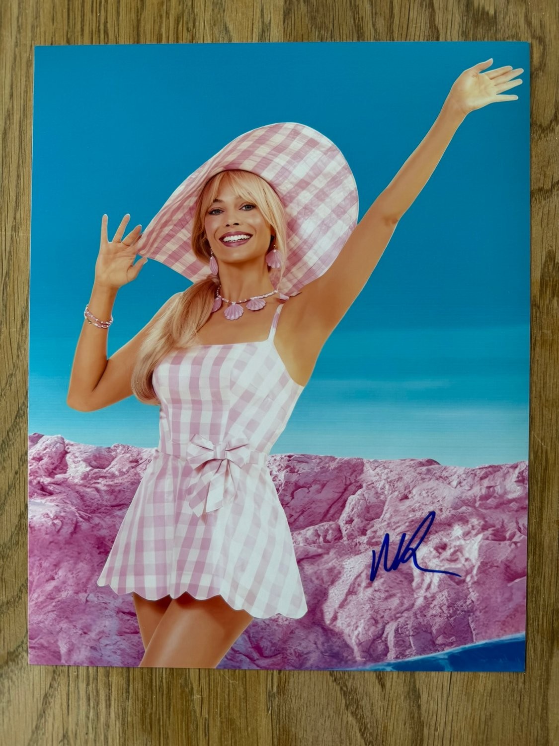 Genuine Autograph Margot Robbie 20x25cm
