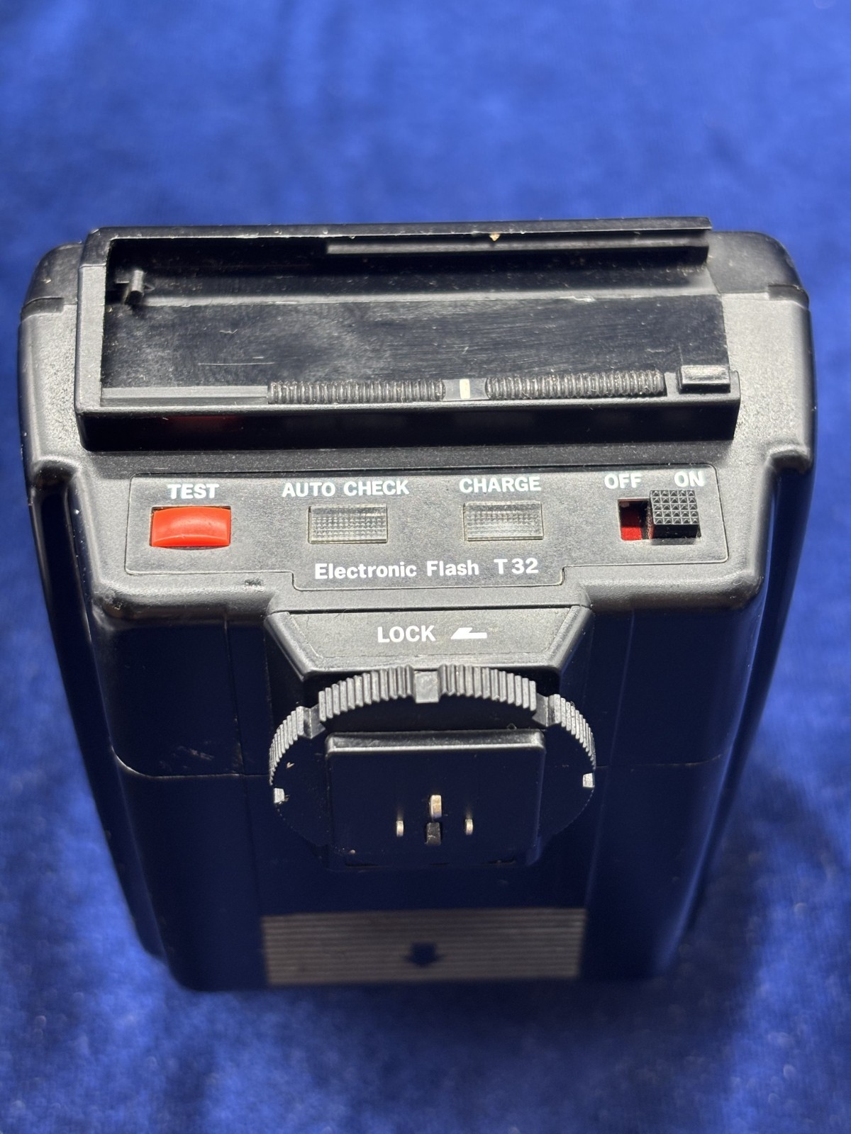 Olympus Electronic Flash T32/ Working