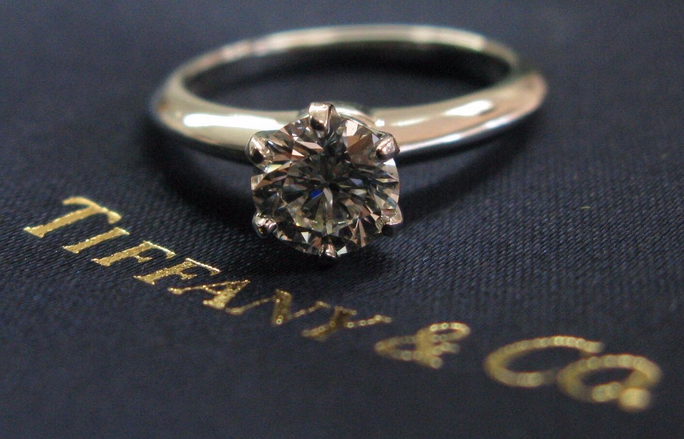 Tiffany & Co Platinum Round Diamond Solitaire Engagement Ring 1.05CT H-VVS2