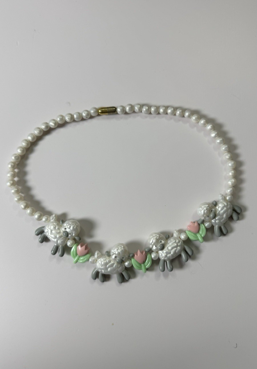 VTG 1991 Avon Child’s Lamb & Tulip Necklace 15” Faux Pearl