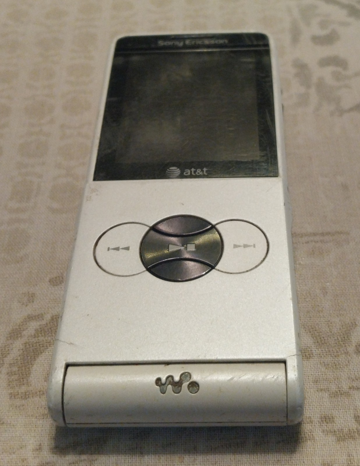 Sony Ericsson Walkman W350a - White ( AT&T ) Parts Only Read Description