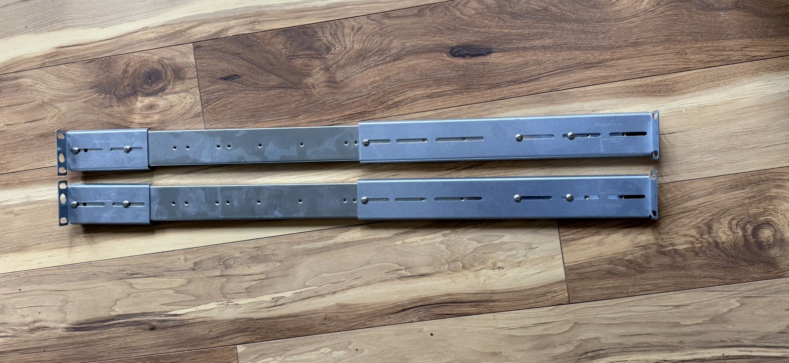 IBM 01-01-860R03 01-01-860R05 X3250 M2 M3 1U Left & Right Rackmount Rail Kit