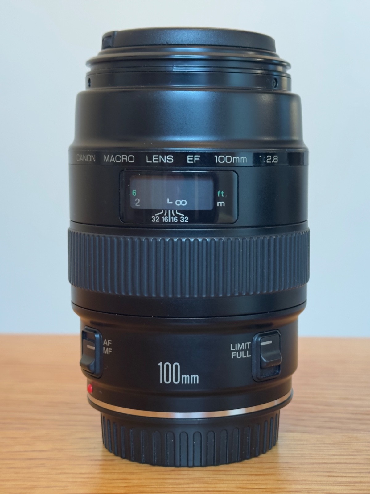 Canon EF 100mm f/2.8 1:1 magnification